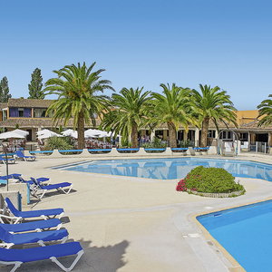 Hotel Sowell Family Les Amandiers cazare Arles