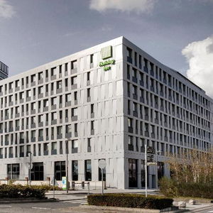 Hotel Holiday Inn Frankfurt Airport cazare Frankfurt am Main