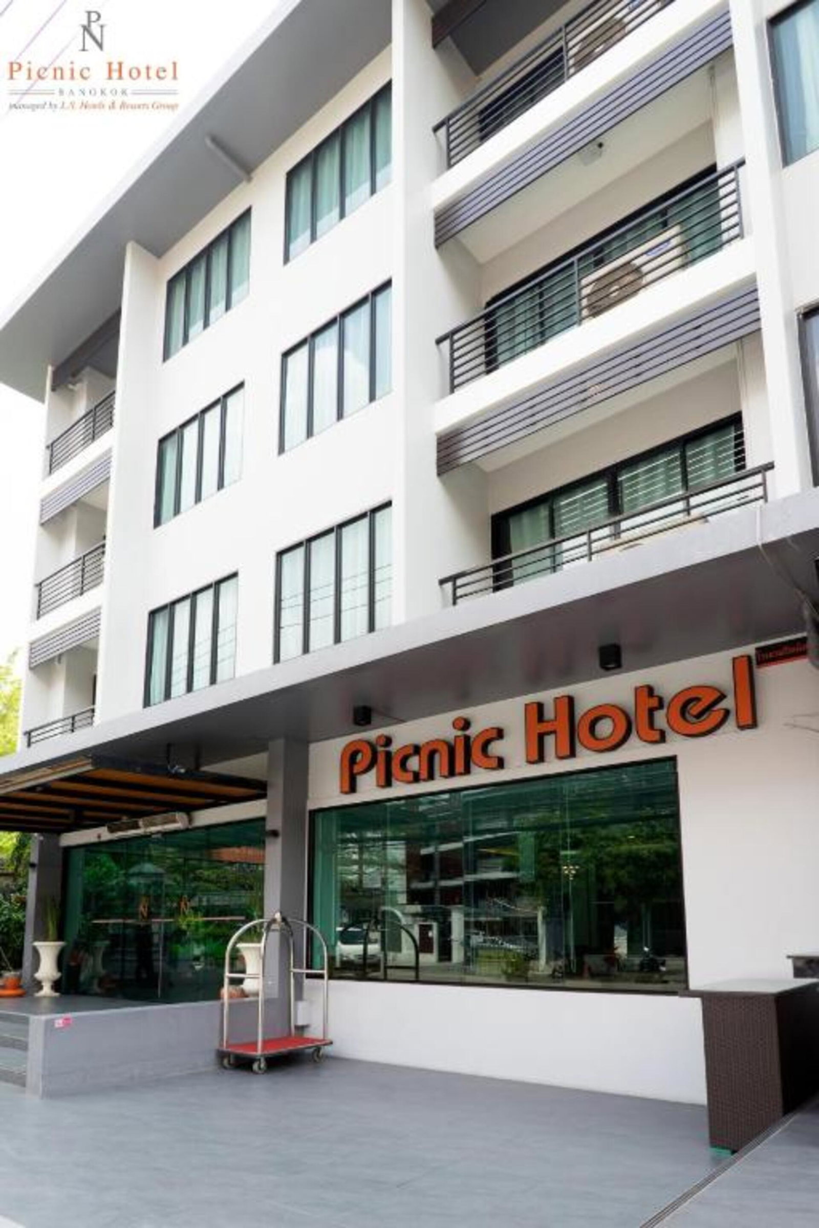 Picnic Hotel