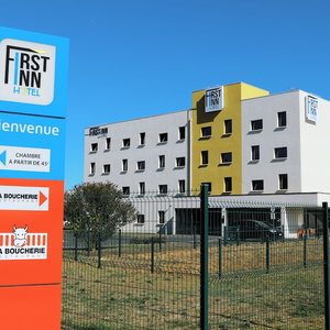 Hotel First Inn Hotel Blois cazare Blois