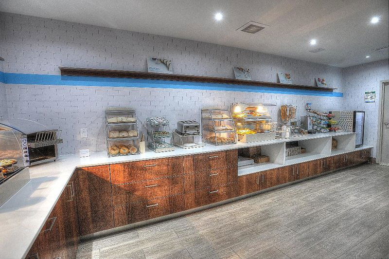 Hotel Holiday Inn Express & Suites Toronto Airport West