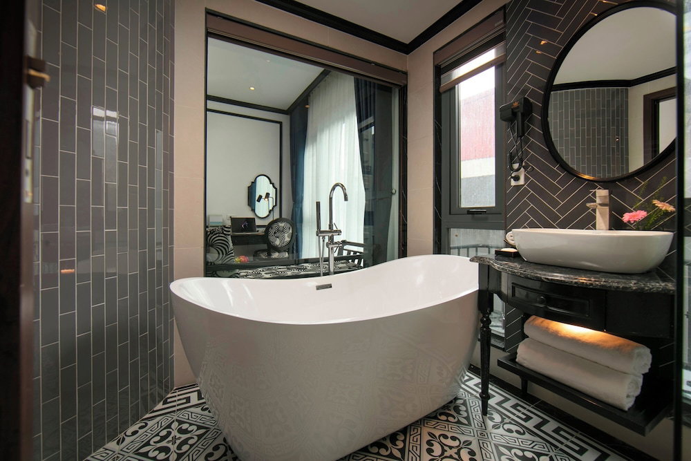 Hotel Château De Hanoi