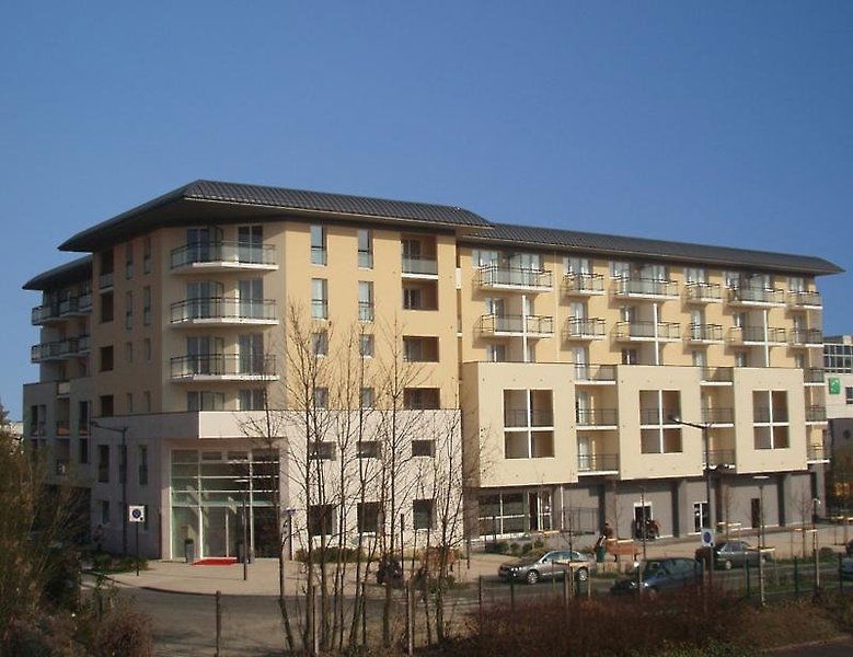 Hotel Residhome Paris-Massy