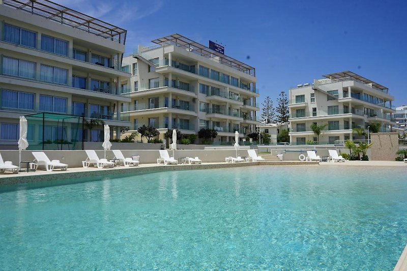 Hotel Emerald Bay Suites