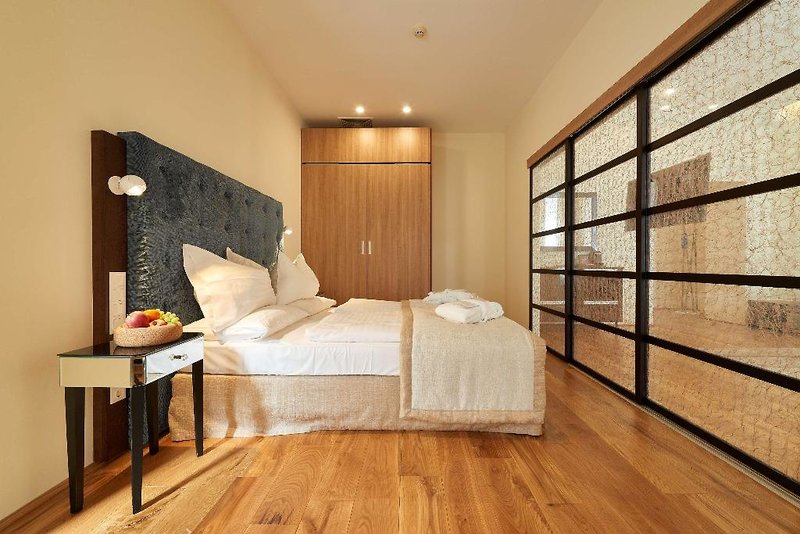 Hilight Suites Hotel