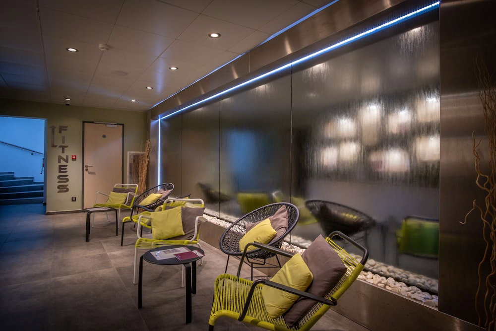Hotel Kyriad Prestige Lyon Est - Saint Priest Eurexpo And Spa