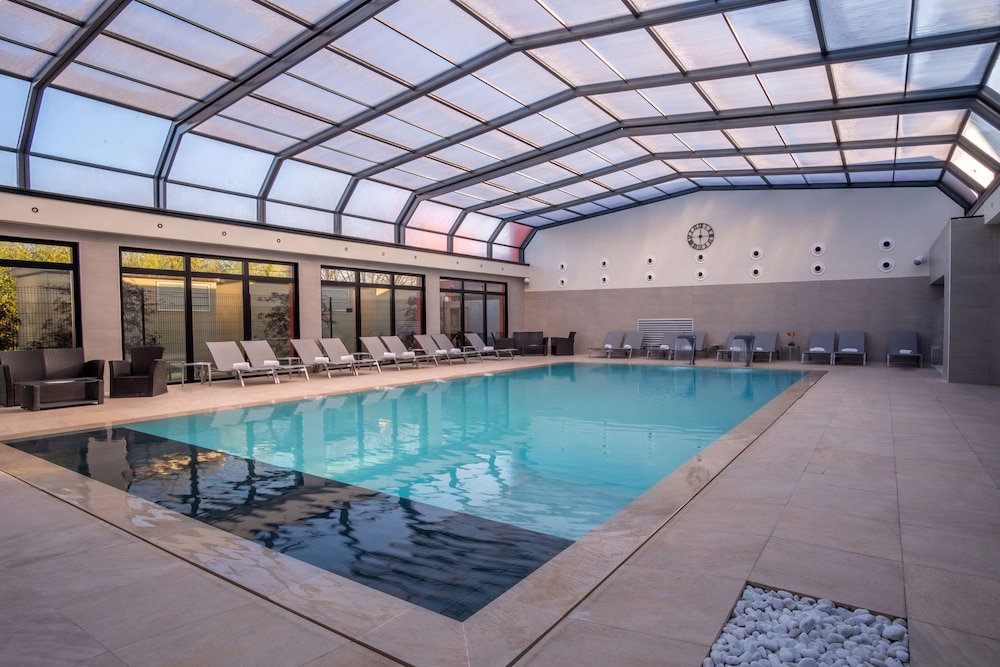 Kyriad Prestige Lyon Est - Saint Priest Eurexpo And Spa