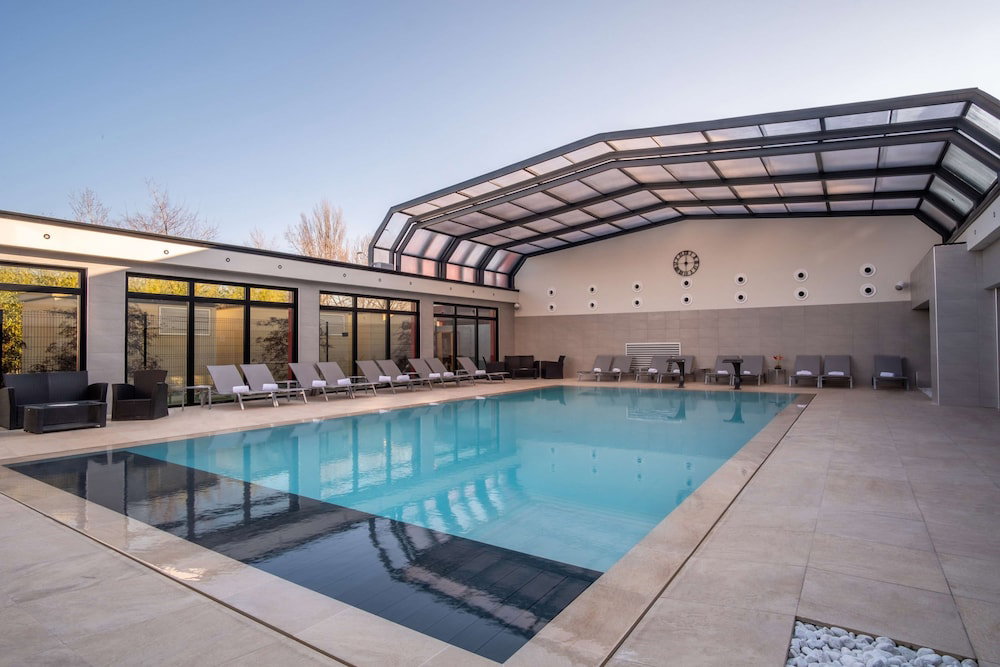 Kyriad Prestige Lyon Est - Saint Priest Eurexpo And Spa