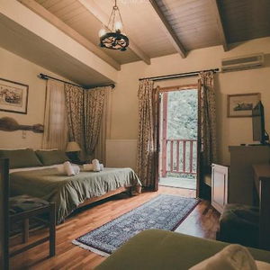 Hotel Bourazani Wildlife Resort cazare Konitsa