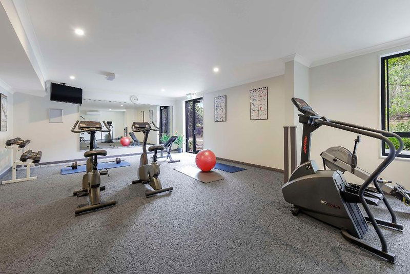 Hotel Oaks Sydney North Ryde Suites