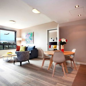 Hotel Quest Mascot cazare Mascot