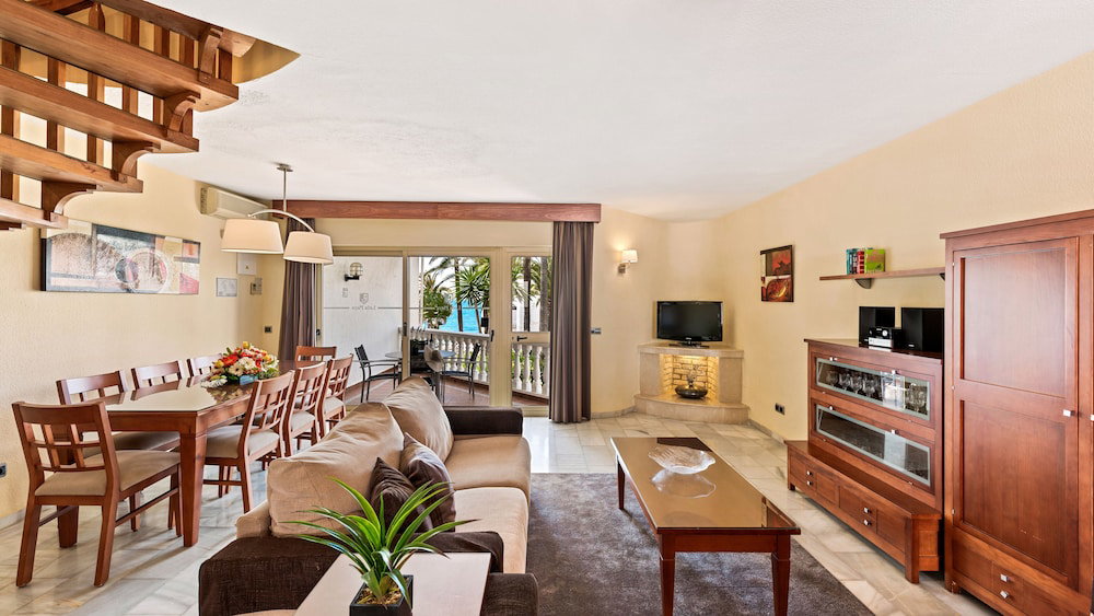 Hotel Macdonald Leila Playa Resort