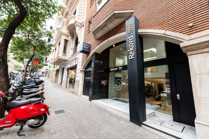 Hotel Atenea Rekord Suites