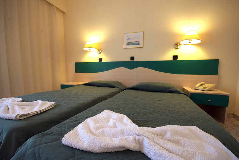 Poseidon Hotel And Apartments