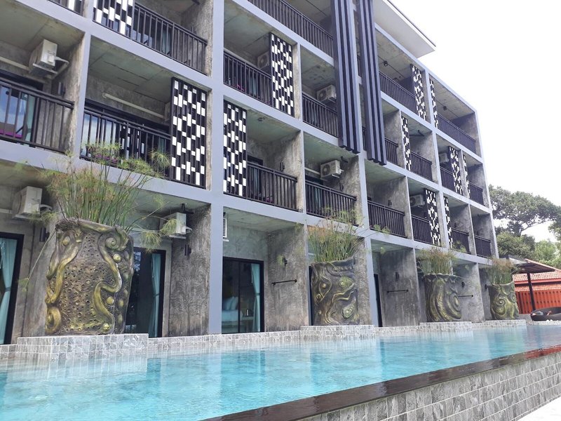 Maneetel Krabi Beachfront