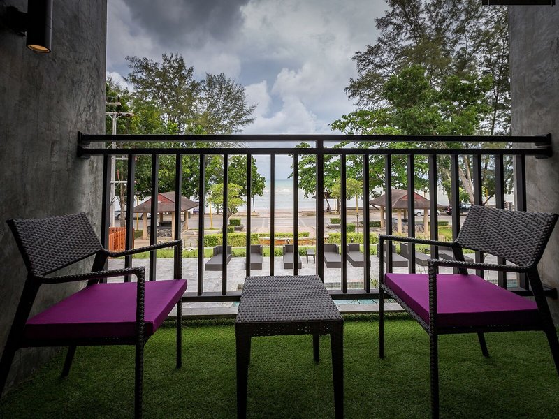Maneetel Krabi Beachfront