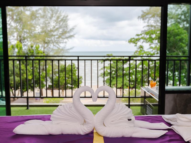 Maneetel Krabi Beachfront