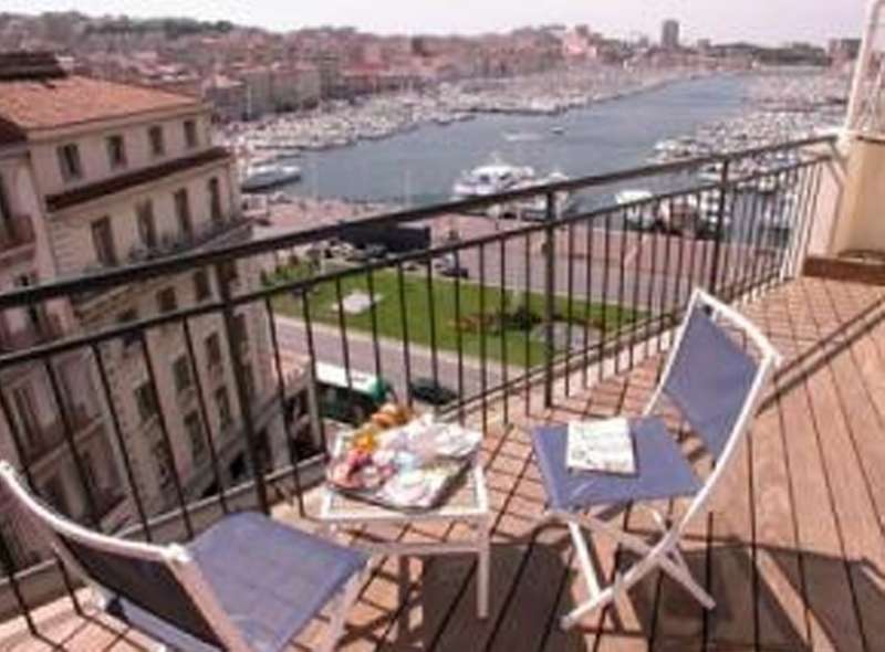 New Hotel Le Quai