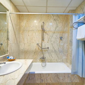 Hotel Crisol Guadalupe cazare Granada