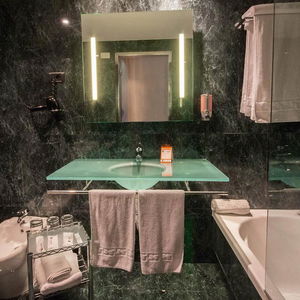 Sejur B&B Hotel Granada Estación vacanta Granada