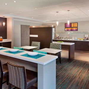 Hotel Cambridge Suites Mississauga cazare Mississauga