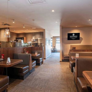 Hotel Sandman Signature Mississauga Hotel cazare Mississauga