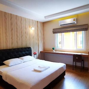 Hotel Triple Trees cazare Lam Luk Ka