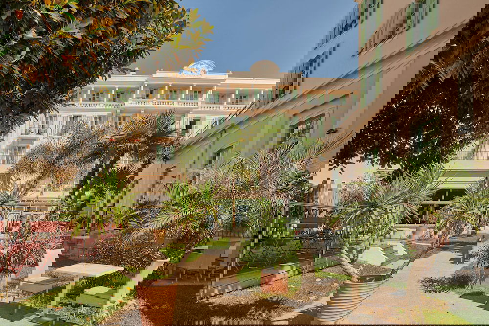 Hotel Hôtel Vacances Bleues Balmoral