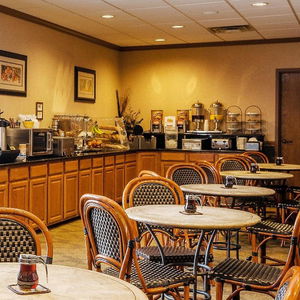 Hotel Red Roof Inn & Suites Dekalb cazare DeKalb