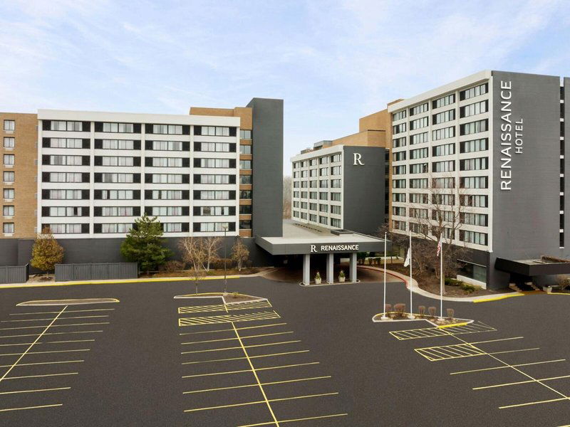 Hotel Renaissance Chicago North Shore Hotel