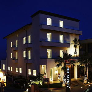 Hotel You & Me Hotel cazare Adria