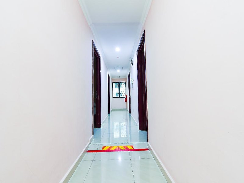 Hotel Oyo 90562 J Hotel Pj