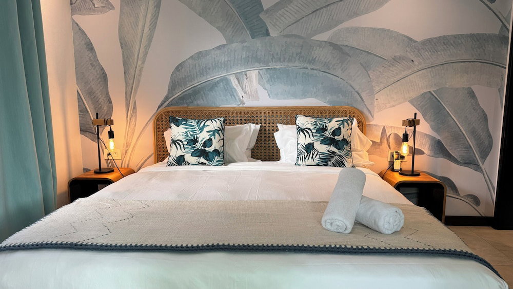 Blue Ocean Suites & Apartments