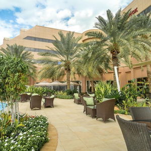 Hotel Mövenpick Hotel Bahrain cazare Muharraq
