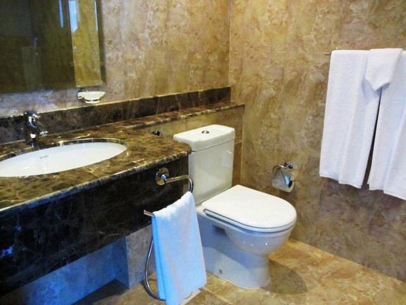 Hotel Tulip Hotel & Suites