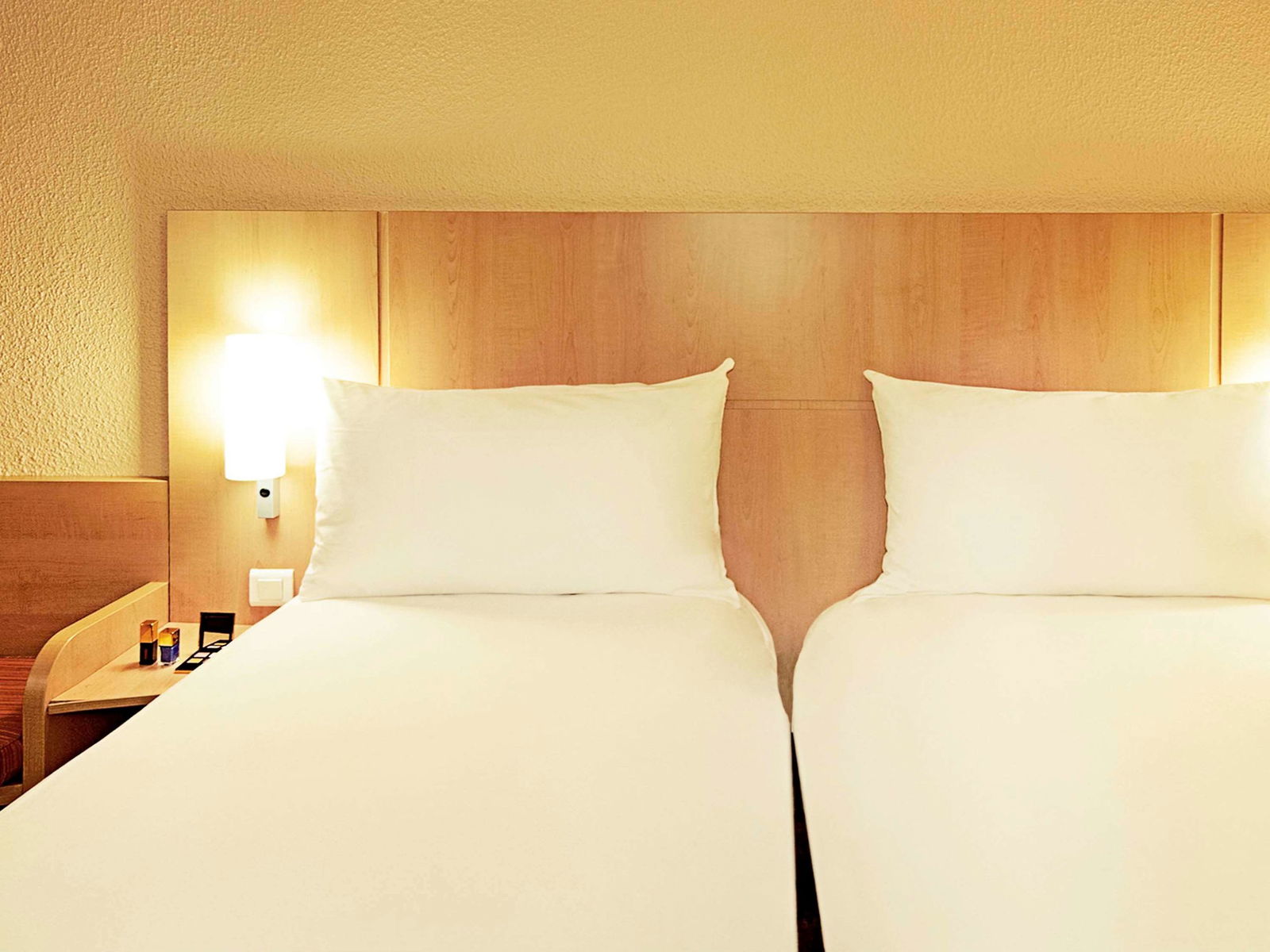 Hotel Hôtel Ibis Saint-Quentin Basilique