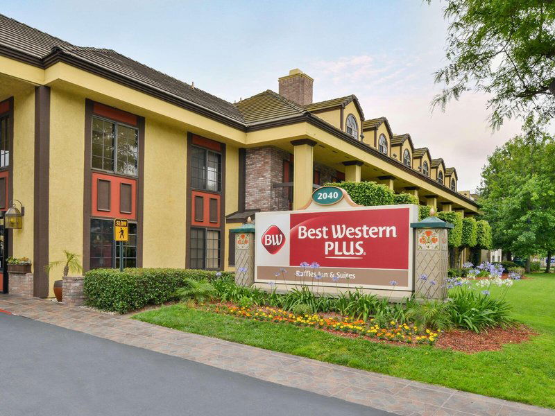 Hotel Best Western Plus Raffles Inn & Suites