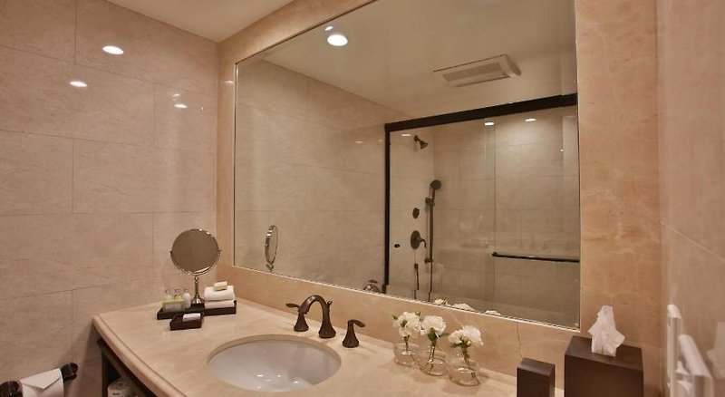 Hotel Westlake Village Inn