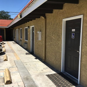 Hotel The Fly Inn cazare Lynwood
