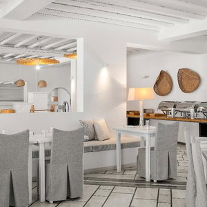 Hotel Mr & Mrs White Tinos cazare Agios Ioannis