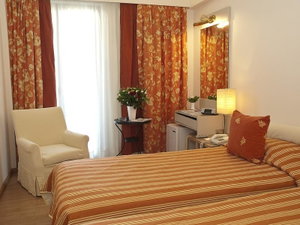 Hotel The Park cazare Piraeus
