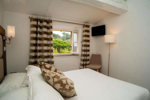 Hotel B. Lodge Hotel