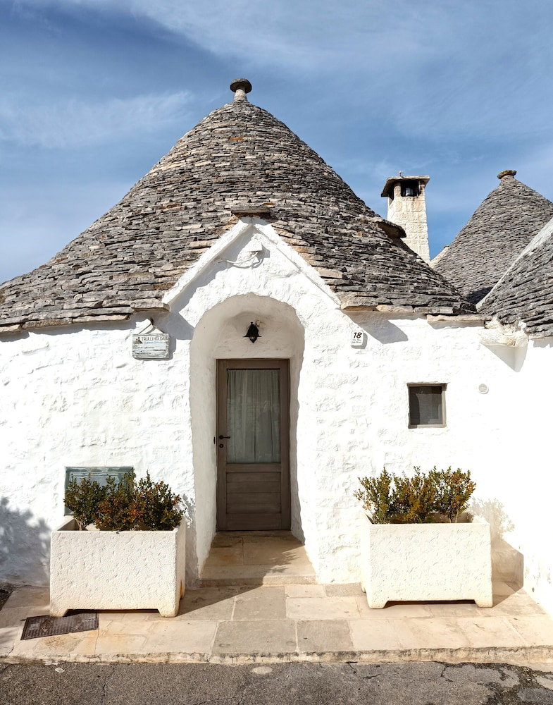 Hotel Trulli Holiday Albergo Diffuso