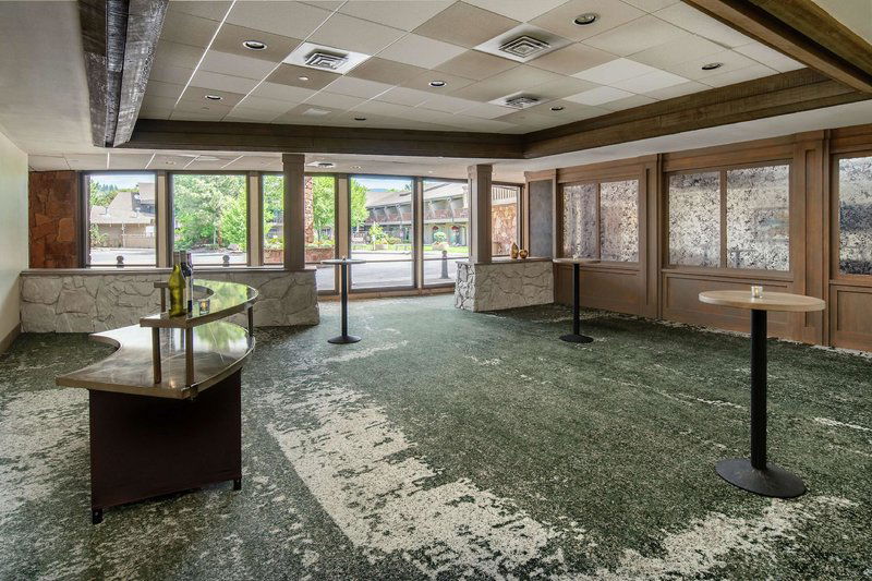 Hotel Edgewater Missoula Tapestry Collection By Hilton