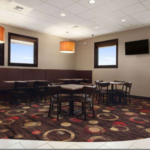 Hotel Super 8 By Wyndham Conrad cazare Conrad