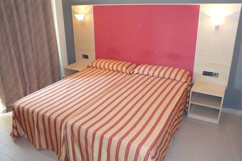 Hotel The Red