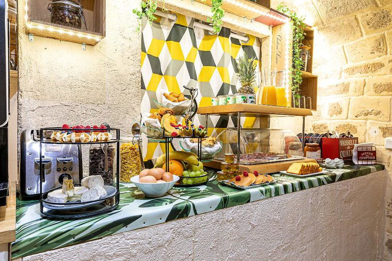 Hotel Hotel Romance Malesherbes By Patrick Hayat