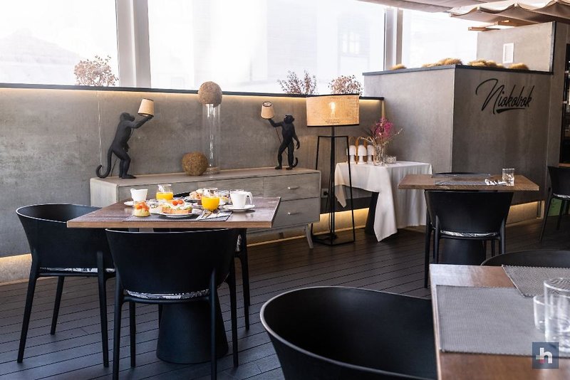 dal travel Hotel Adonis Plaza