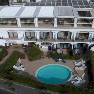 Hotel Capri Bougainville cazare Anacapri