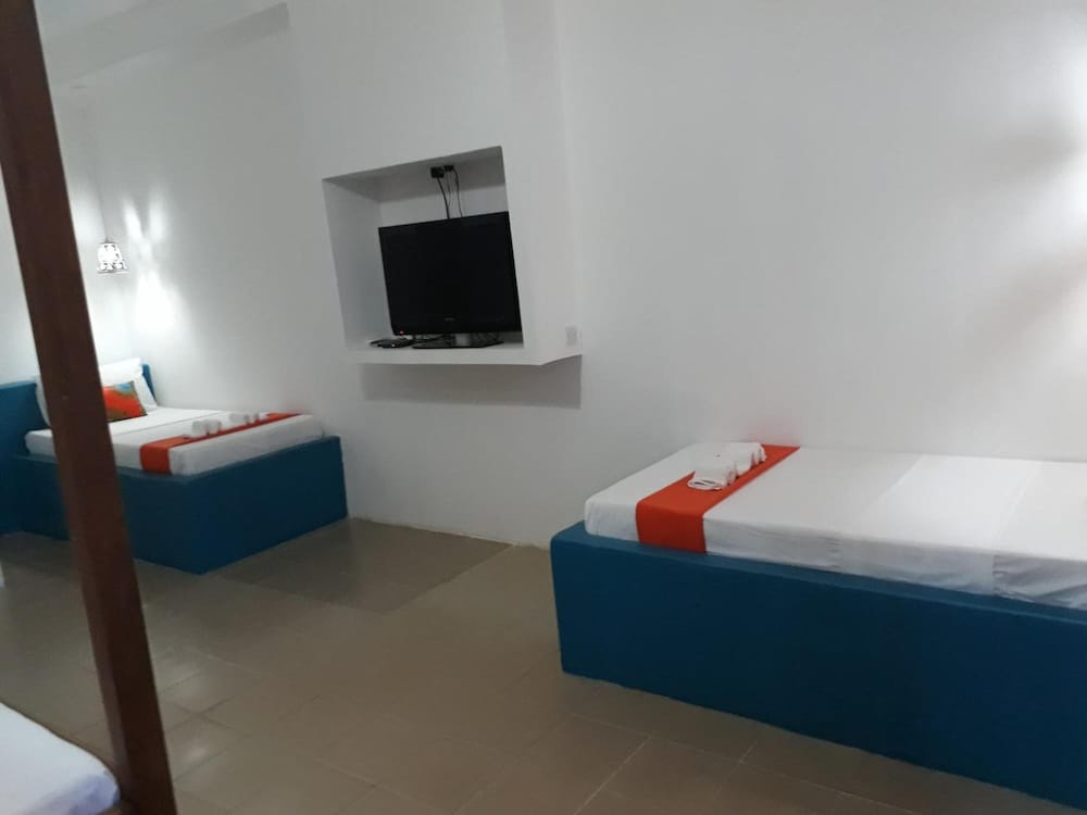 27 Cafe Zanzibar Airport Hotel